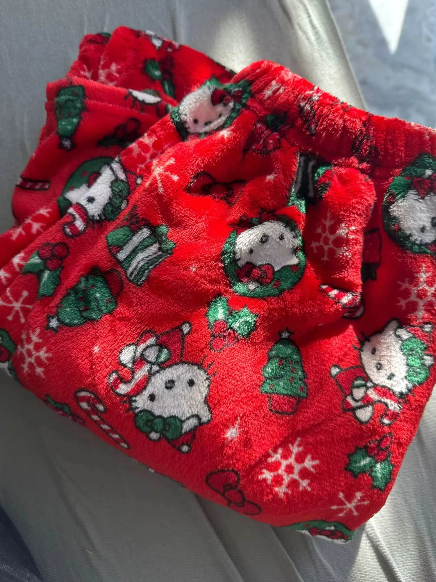 Dessin animé mignon HelloKitty vêtements de nuit pantalons pour femmes automne et hiver chaud corail flanelle vêtements de nuit de marche vêtements de maison