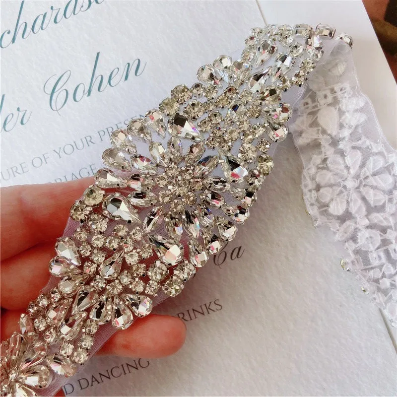 

Изысканные хрустальные бусины для ногтей, стразы, высококачественная одежда ручной работы, свадебные и вечерние платья, головные уборы, декоративные аксессуары