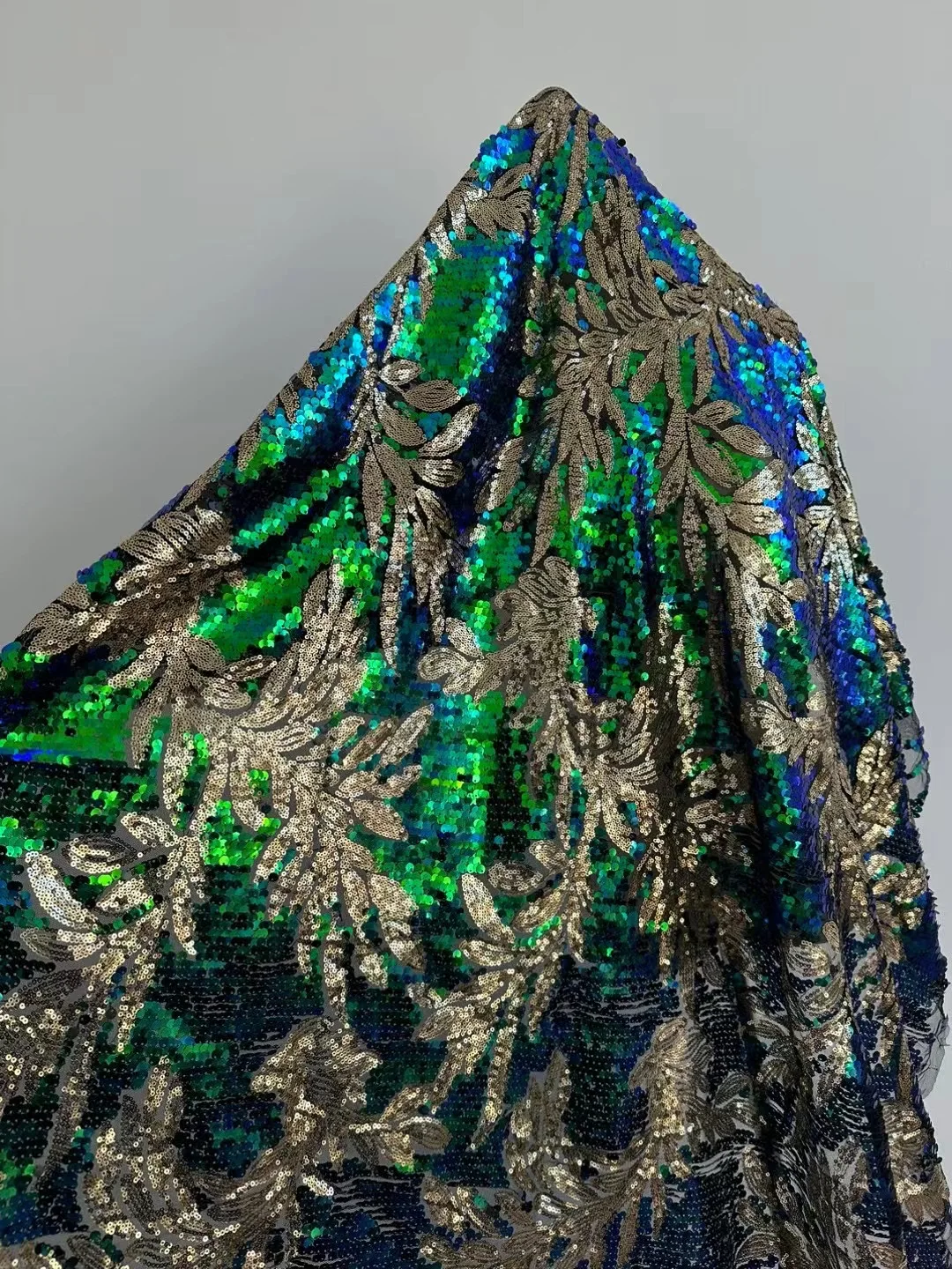 

African Lace Fabric 2024 High Quality Elegant Nigerian Net Embroidered French Tulle Lace Fabric 5 Yards with Sequins VHM6253