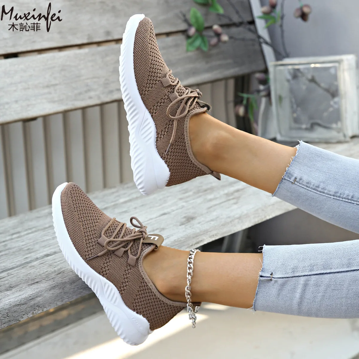

2026 new women's sports shoes, breathable and casual mesh shoes, anti slip and comfortable oversized flat bottom women's shoes