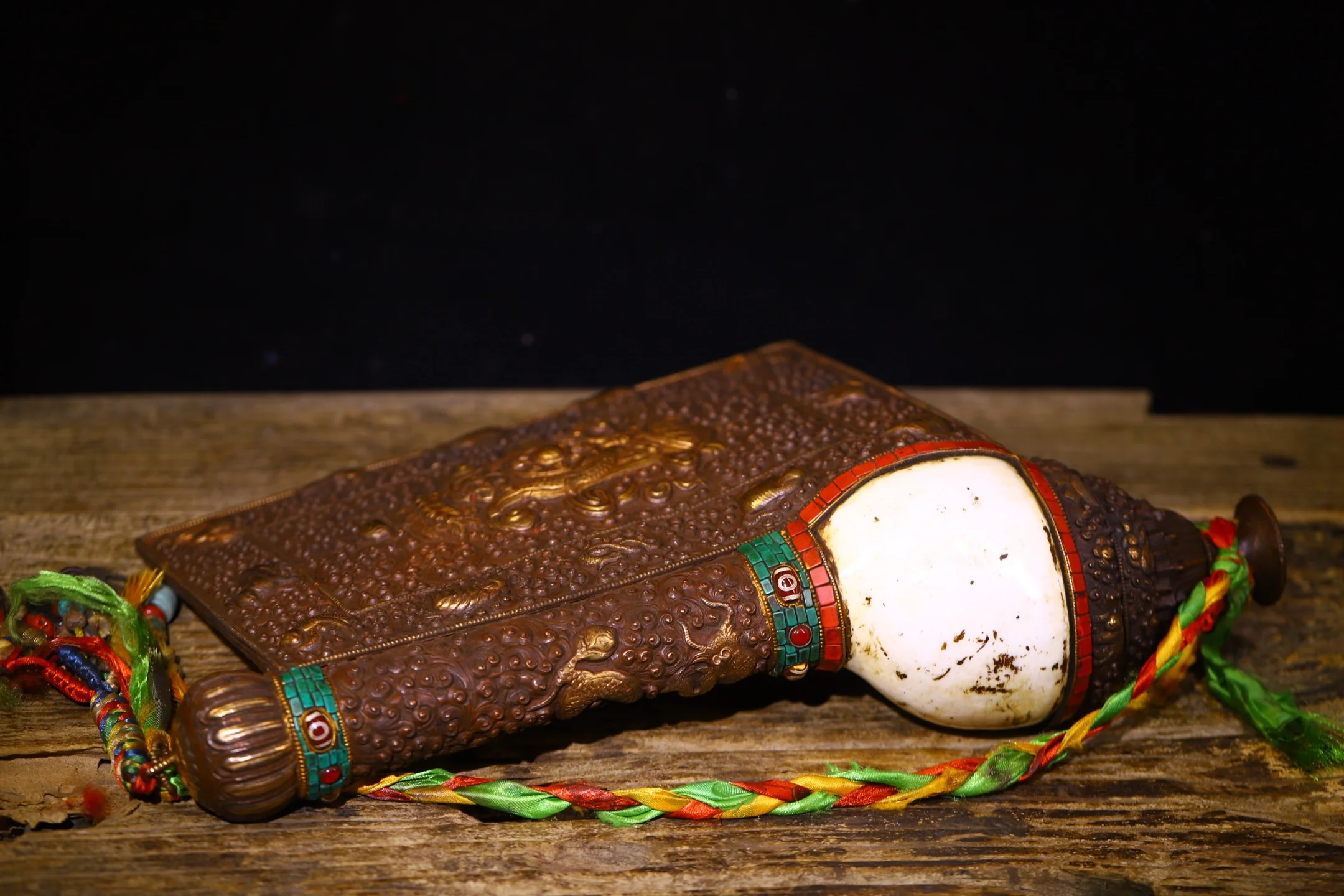 

19"Tibetan Temple Collection Old Natural Conch Mosaic Gem gZi Bead Turquoise Eight Treasures Buddha Conch Amulet Worship Hall