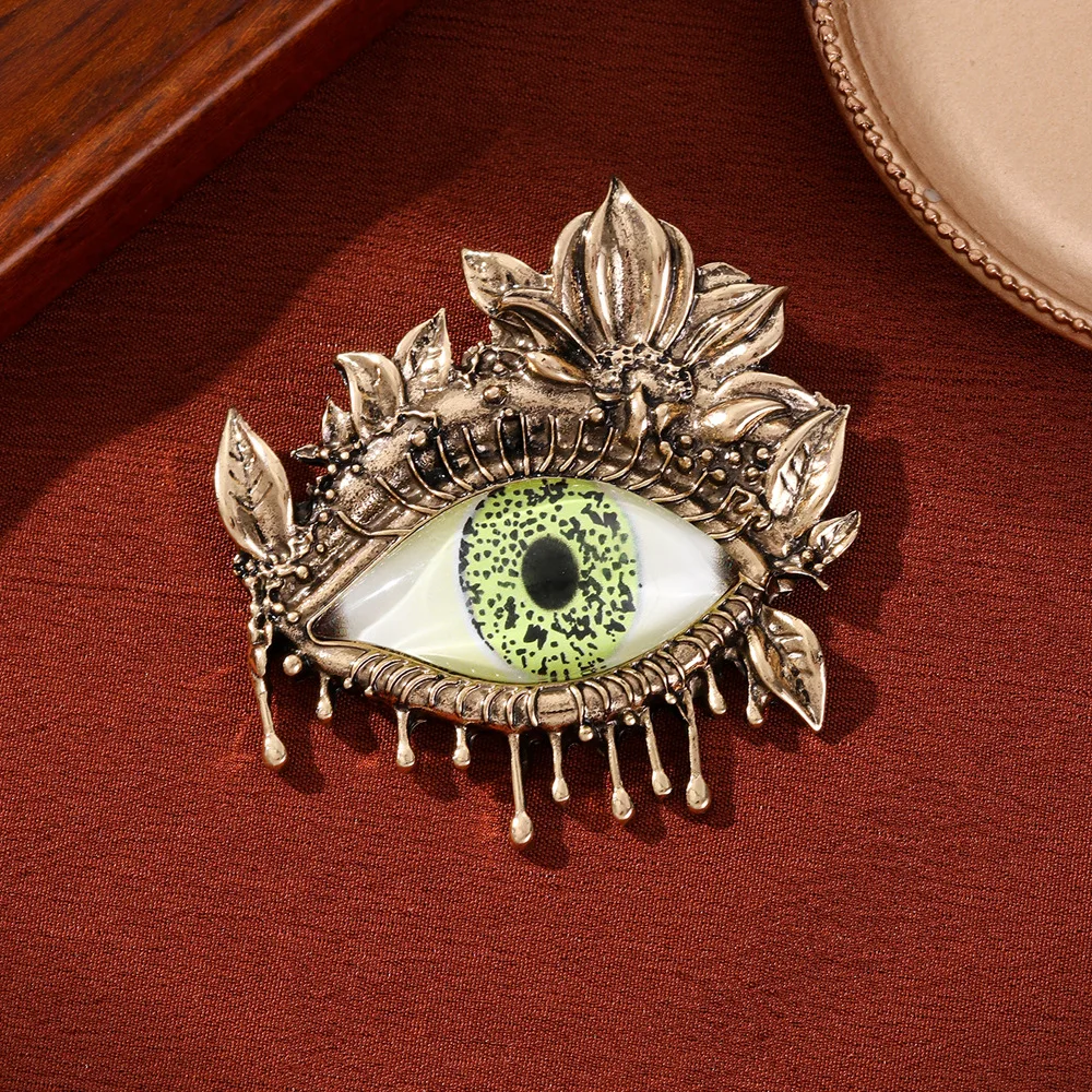 Exaggerated Unique Personality Eyelash Demon's Eye Brooch Fashion Aura High-end Luxury Retro Lapel Pin