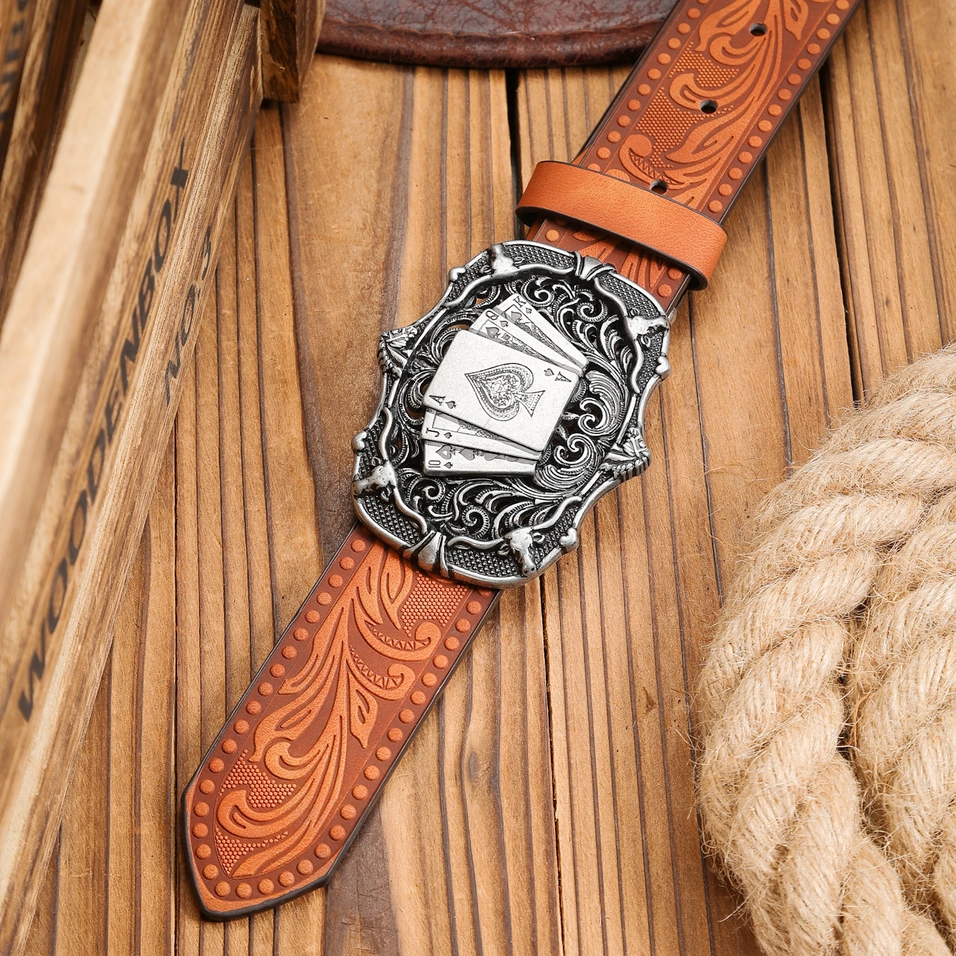 Ein Western-Schnallengürtel aus PU-Leder, geeignet für Männer und Frauen, ein einzigartiger und retro-brauner Gürtel (mit perforierten Nieten) – Detail 16