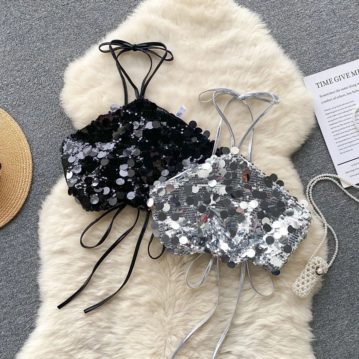 

Girls' Summer New Sparkling Large Hanging Neck Vest 2026 Korean Version Tank Top with Sequins Backless Short Top