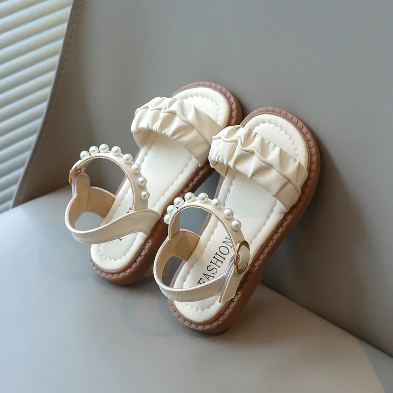 

Girls Summer Sandals 2024 New Princess Kids Beach Shoes Rubber Out-sole Ruffles Pleated with Pearls Beading Open Toes Sweet Soft