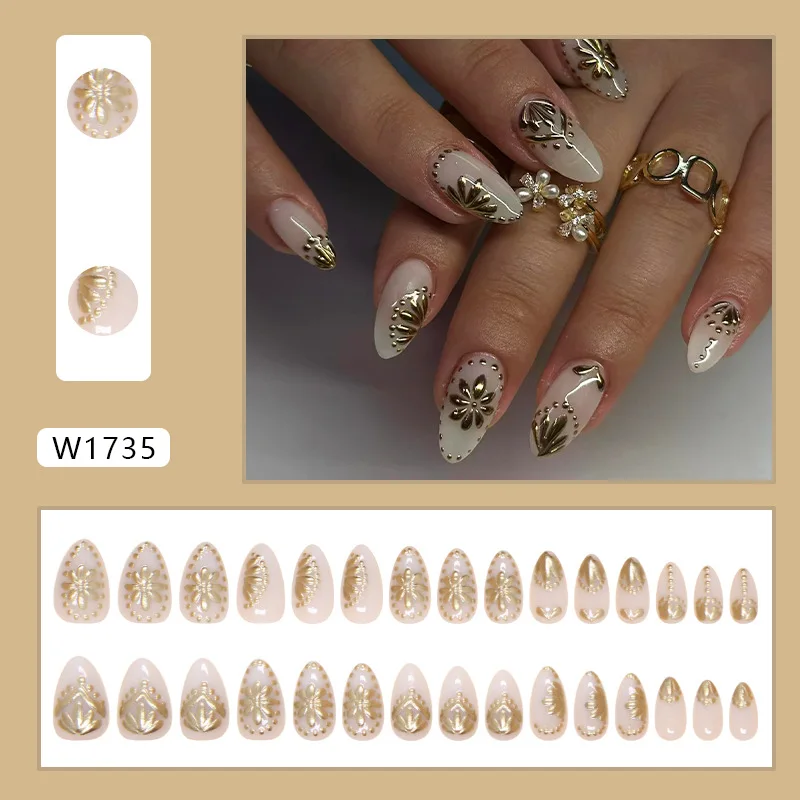 24pcs White False Nail Tips Gold Carving Flower Desigsn Press On Nails Light Luxury Fall Winter Werable Fake Nails For Women