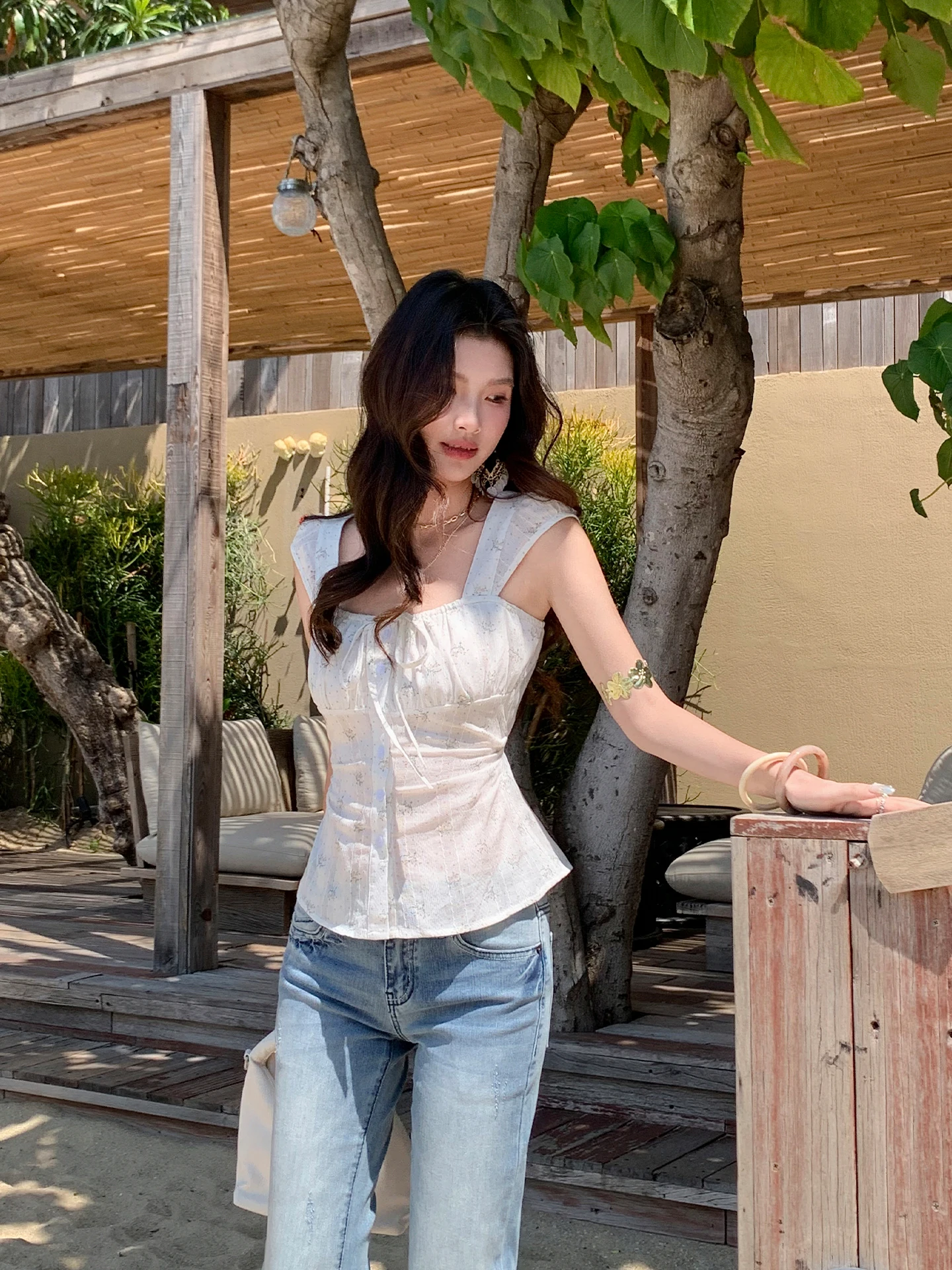 

Women's Short Sleeve T-Shirt Square Collar Waist-Cinching Design Summer New Style Gentle Vacation Style White Little Fish