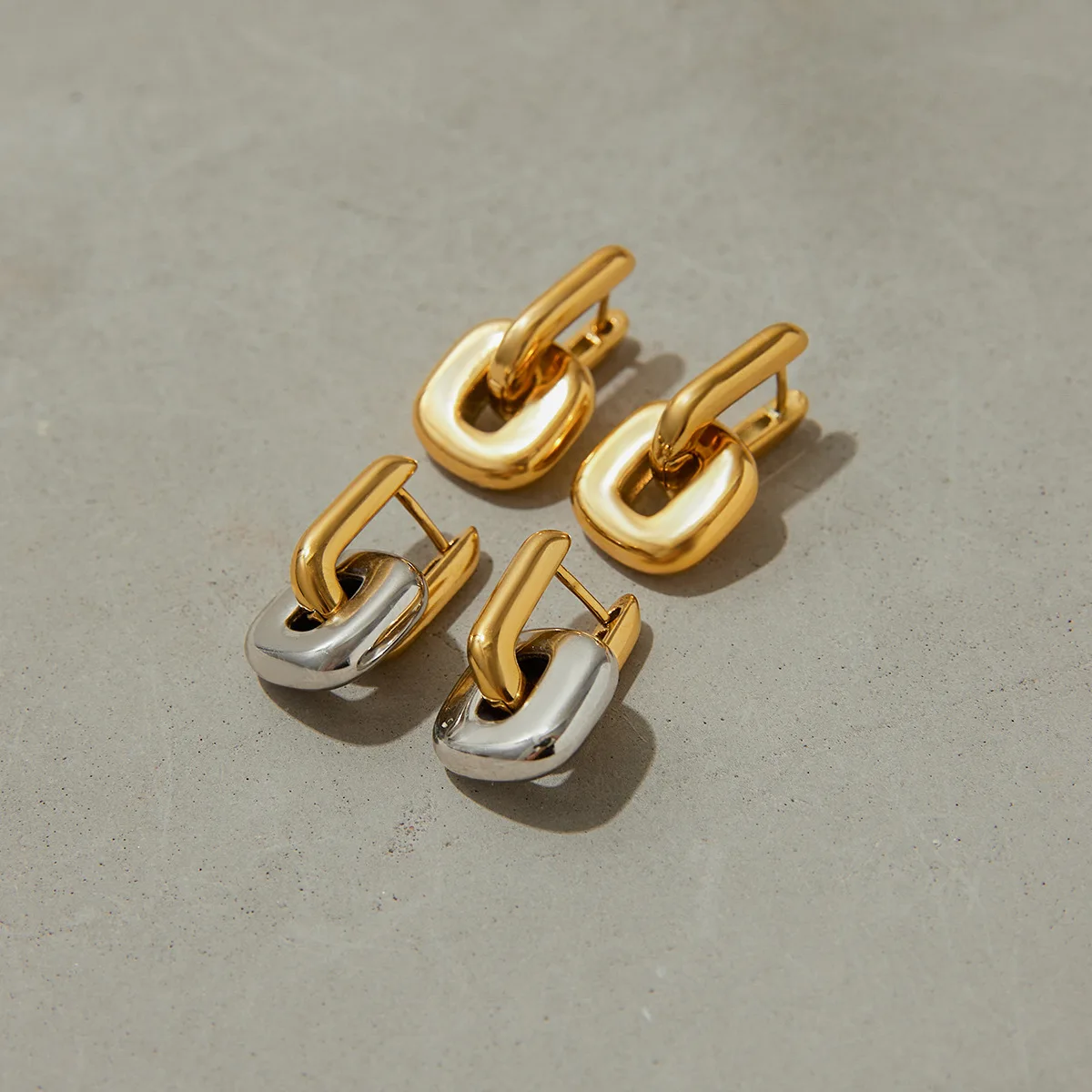 

Golden Elegance Modern Minimalist Oval Spliced Earrings Fashion Stainless Steel Golden Daily Studs Jewelry Recommend 2025Fashion