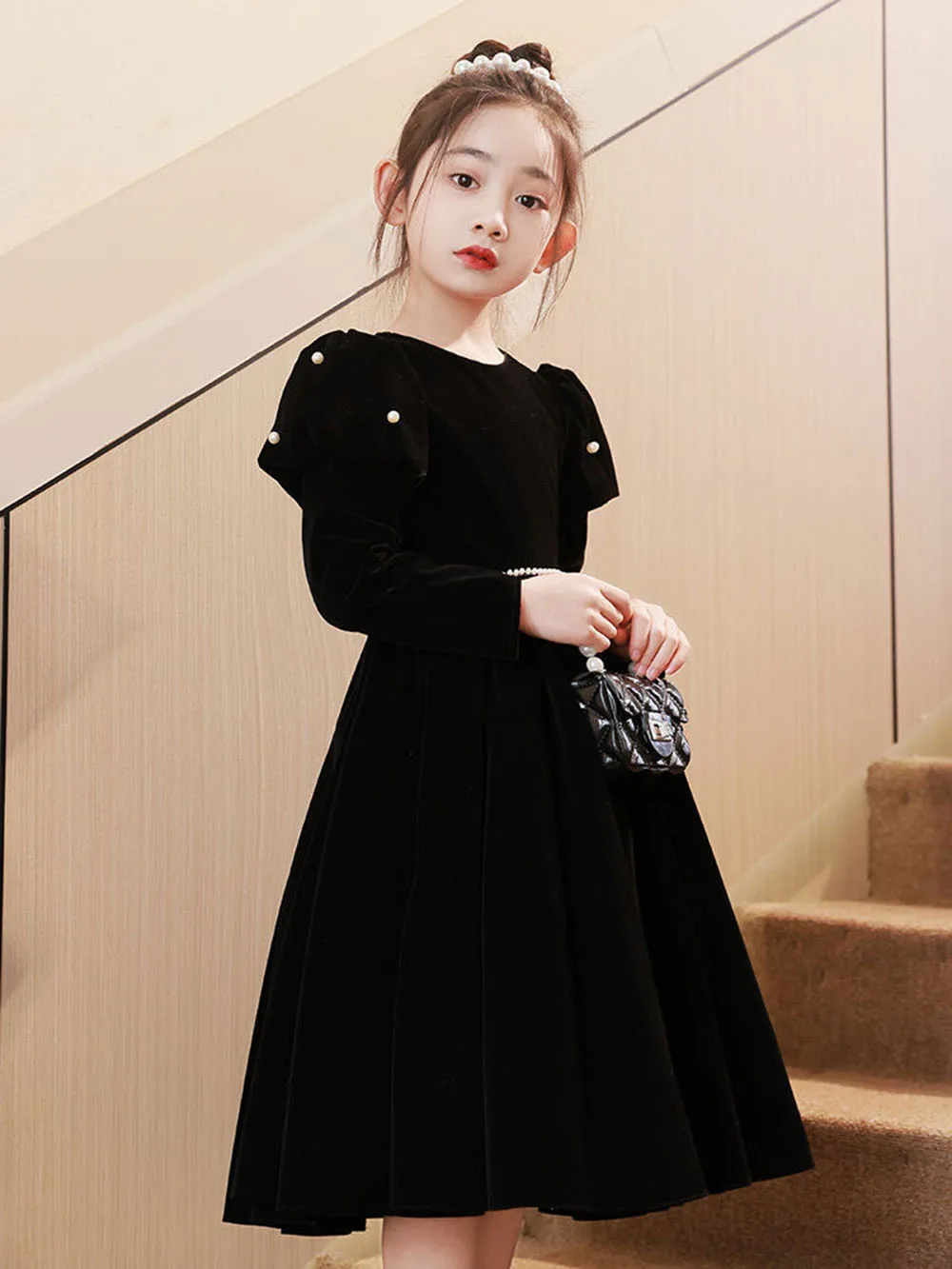 4-8T Children's Elegant Classical Black Velvet Dresses Girl's O-Neck Bubble Long Sleeved Simple A-Line Princess Party Dress