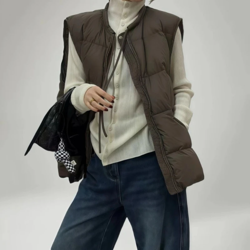 เสื้อกั๊กผ้าฝ้ายสำหรับฤดูใบไม้ร่วงและฤดูหนาว ผู้หญิง ปี 2025 แฟชั่นใหม่ ทรงหลวม สไตล์ลำลอง เสื้อโค้ทผ้าฝ้าย คอทรงกลม สีพื้น เสื้อคลุมตัวนอกสำหรับผู้หญิง