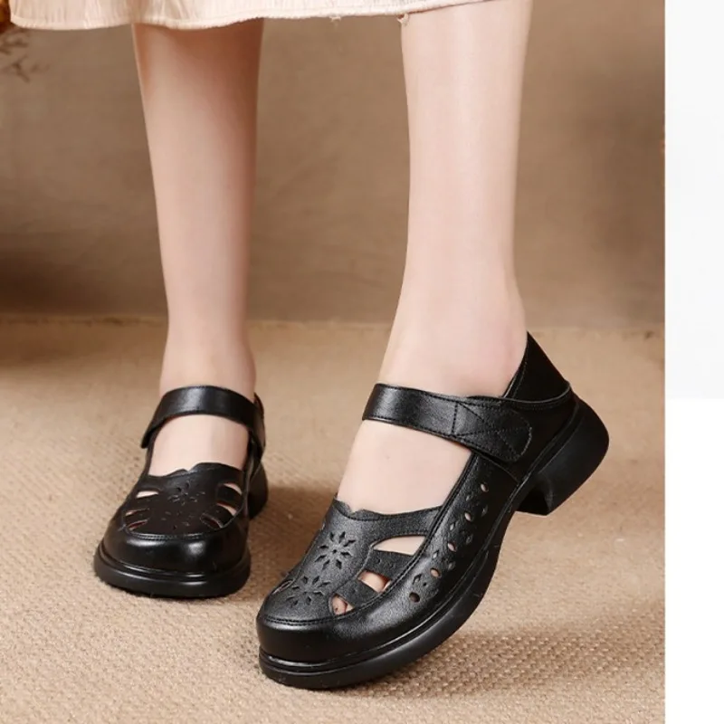 New Fashion Summer Woman Breathable Hollow Walking Shoes Genuine Leather Soft Outsole Closed Toe Sandals Light Casual Flats