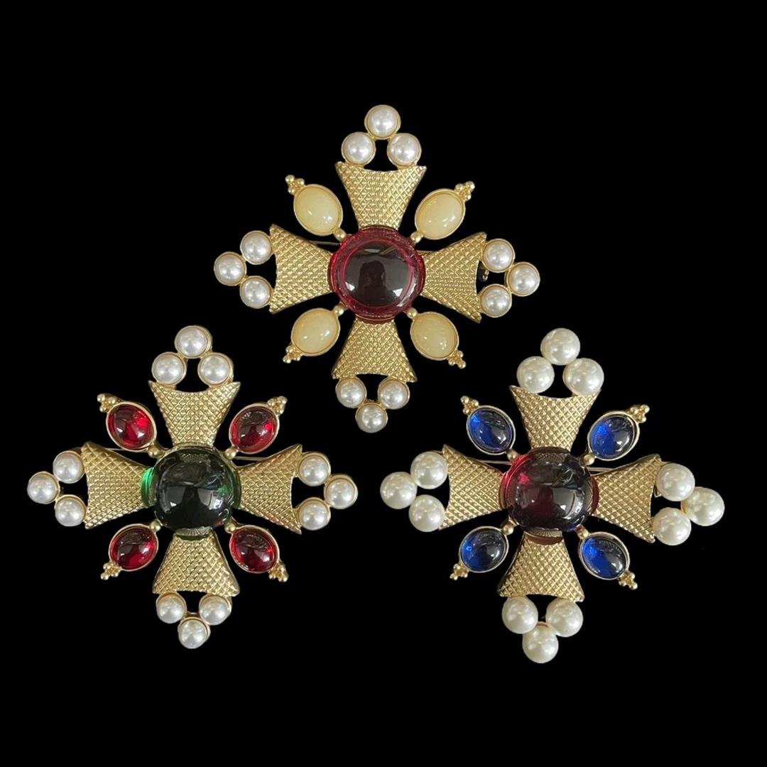 

Vintage Temperament lake blue Glass Brooch for women's girl gift Corsage Jewelry accessories