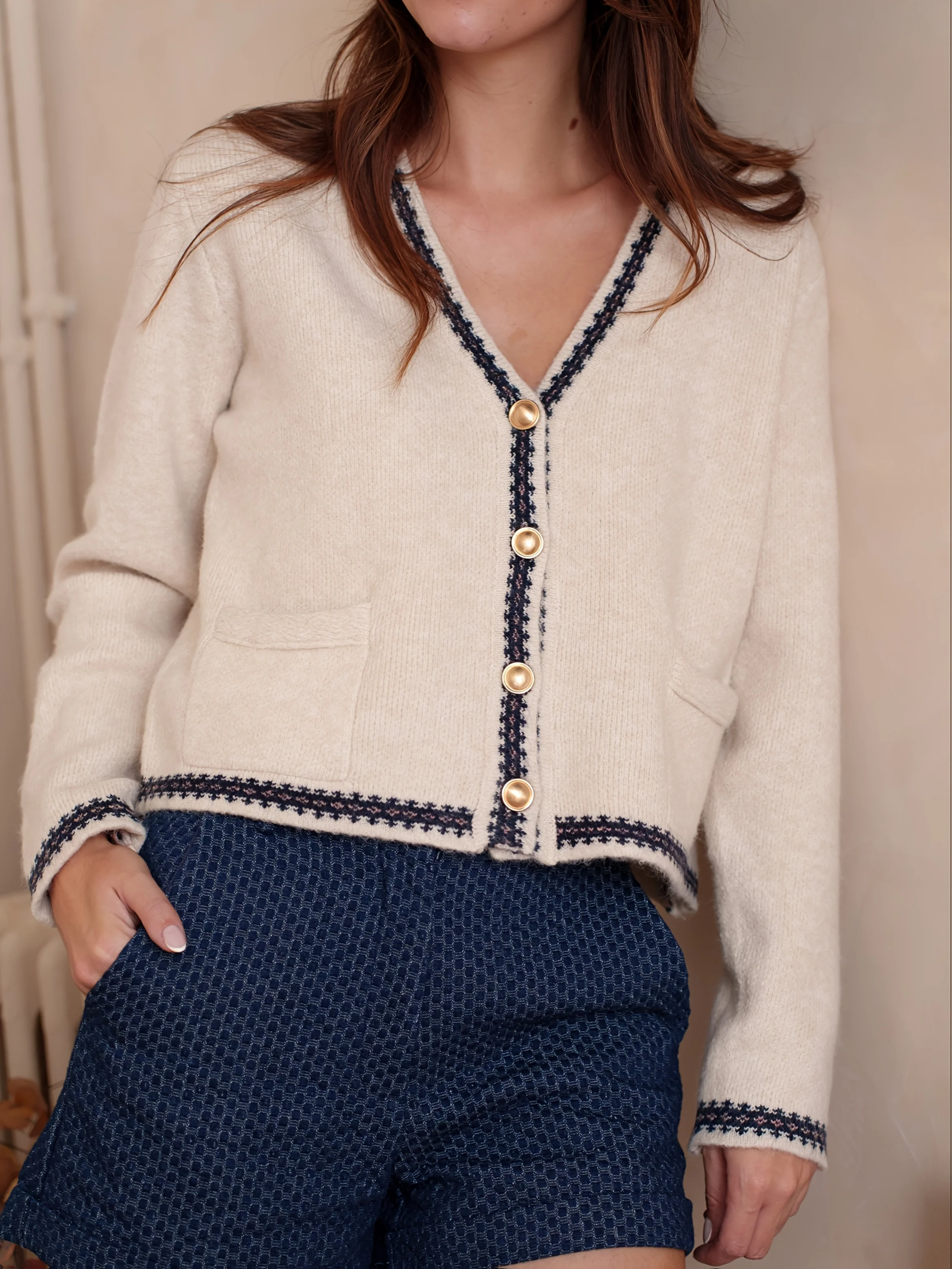 

Elegant Short Knit Cardigan, Women's Contrast Trim Gold Button V-Neck Jacket