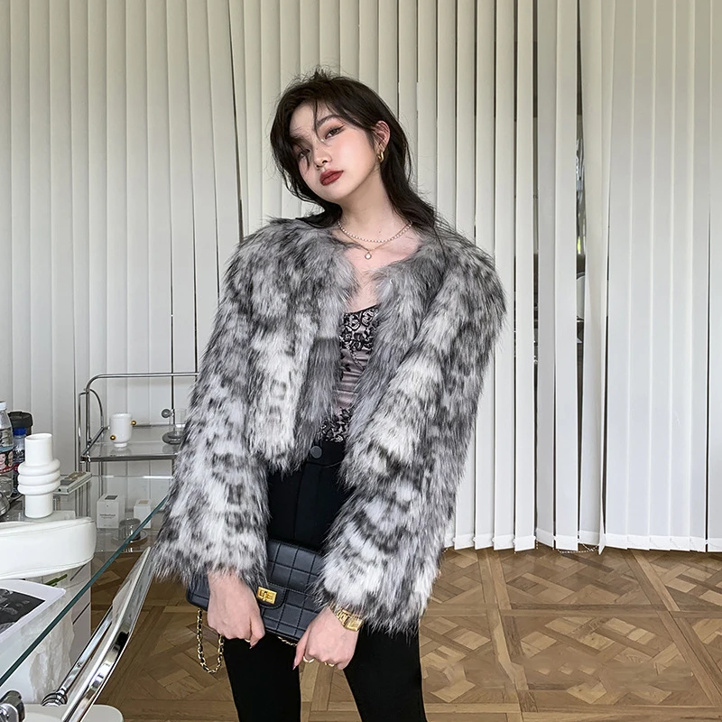 

2023 Natural Fox Fur Coat Female Winter New Short Black and White Contrast Color Outerwear O-Neck Sexy Slim Knitted Real Fur Jac