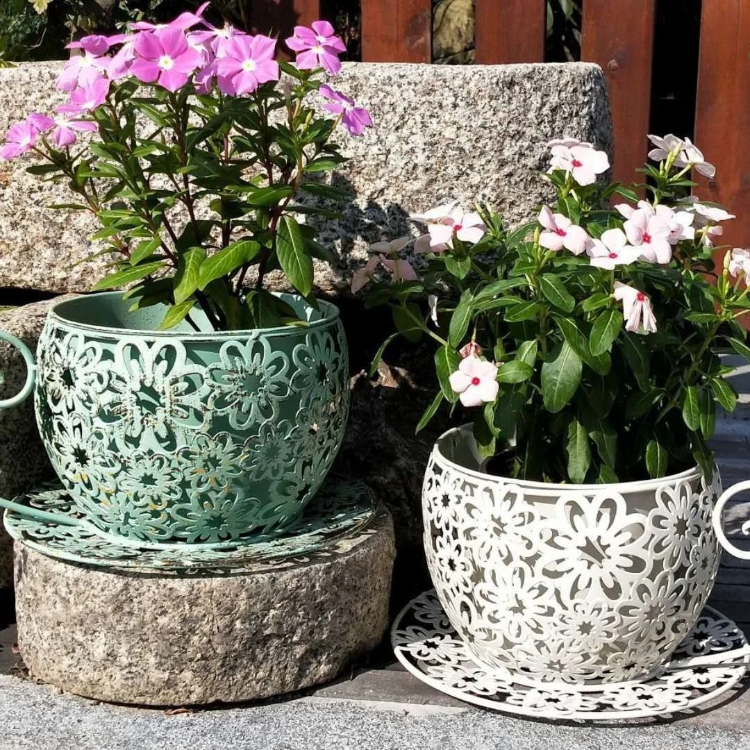

Rustic Iron Coffee Cup Flower Pot Metal Planter with Handle Indoor Outdoor Garden Balcony Decor for Succulents Flowers Plants