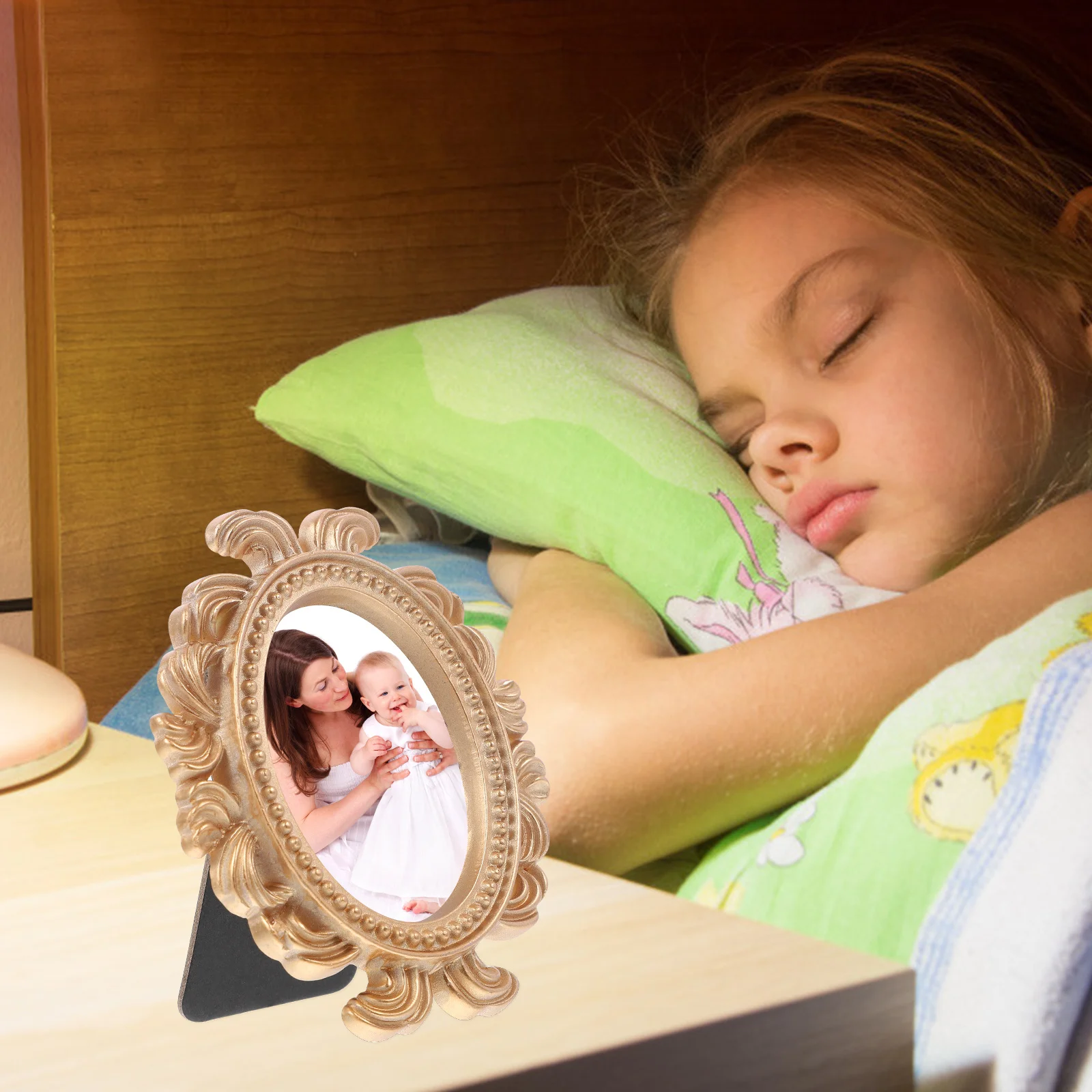 

2Pcs Oval Shaped Photo Frames Baroque Style Sturdy Creative Picture Holders Bedroom Living Room Desktop Decoration White