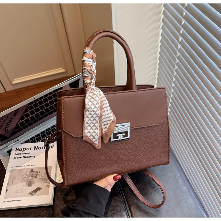 빈티지 스타일 여성용 토트백 2025 넉넉한 메신저백 PU 가죽 조절 가능한 크로스바디 스트랩 대학 출퇴근용