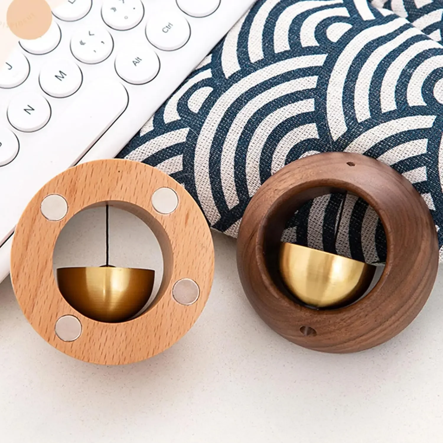 1pc Brass Doorbell Reminder Magnetic Wooden Wind Chimes Self-adhesive Shopkeepers Bell for Door Home Decorations