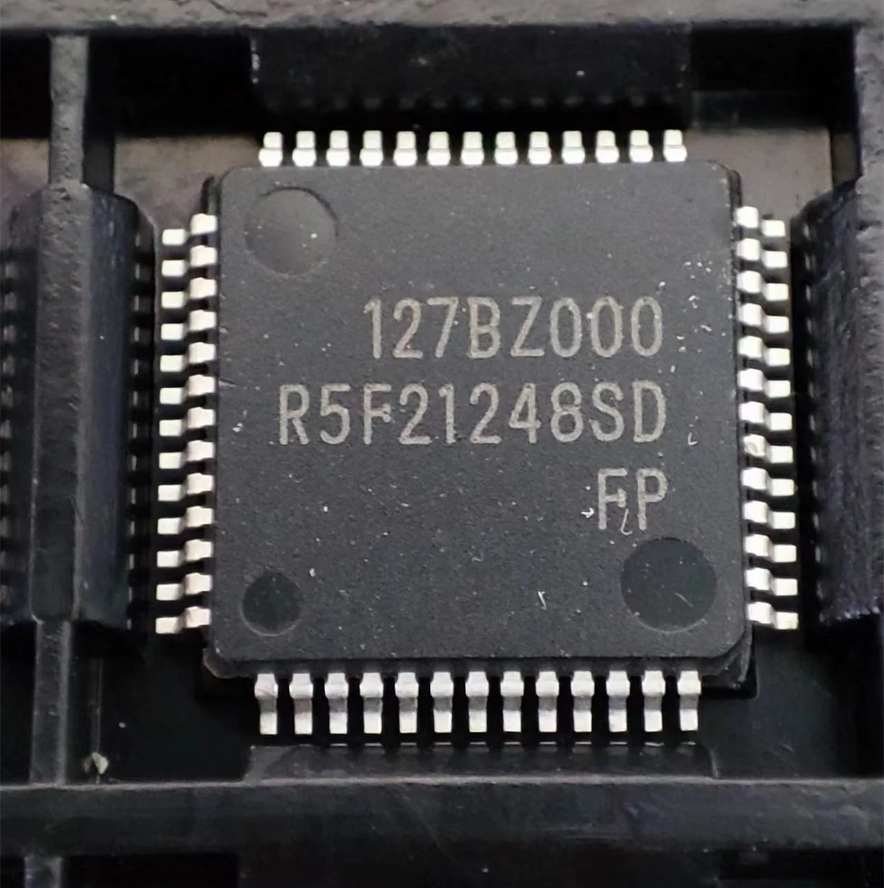 1~10pcs/lot R5F21248SDFP R5F21248SNFP R5F21248 QFP-52 100% Brand New Original.