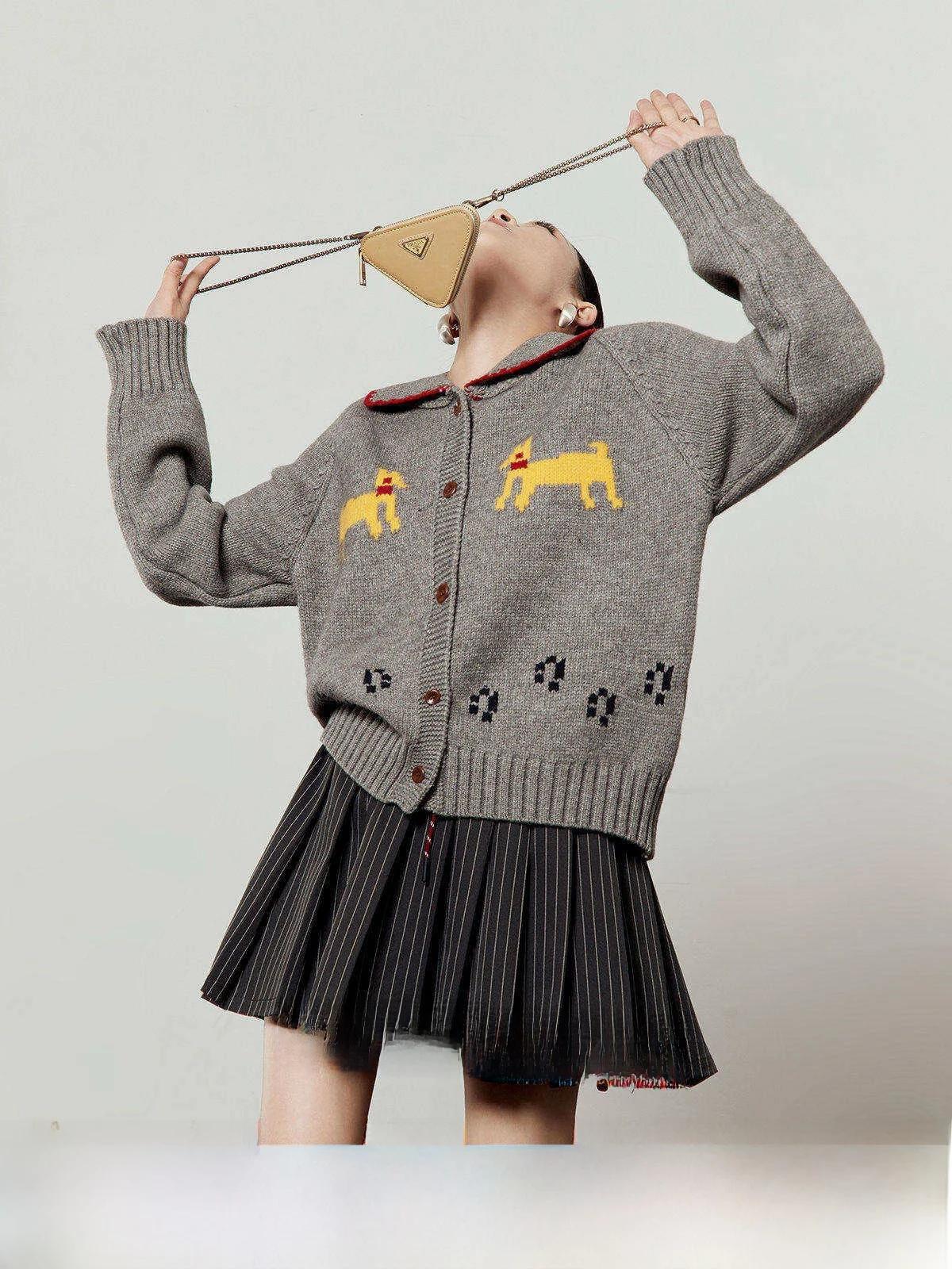 

Gray Knitted Sweater Women's Loose Fit Collared Fun Texture Spring 2026 Casual Style Knitwear Vintage Style Long Sleeve Cardigan