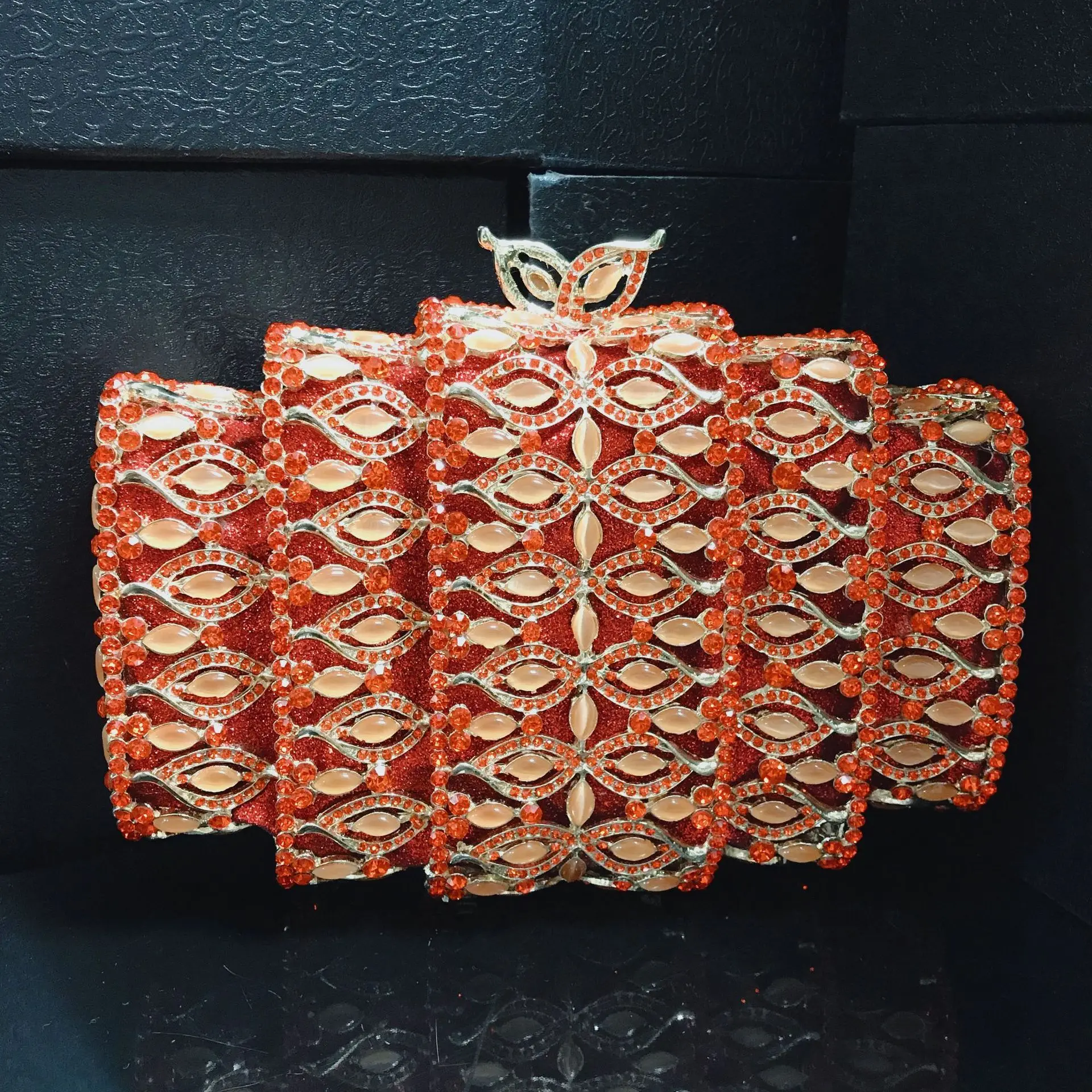 

Three-dimensional Lock Small Square Bag Horizontal Square Glossy Cosmetic Bag Acrylic Soft Surface Small Dinner Bolsos De Fiesta