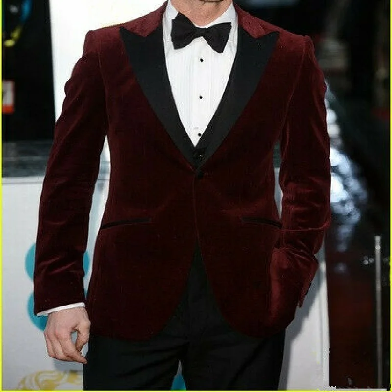 

1 PC Men Jacekt Attractive One Button Groom Tuxedos Wedding Best Man Suit Peaked Lapel Wine Red Velvet Blazer Coat Groomsman