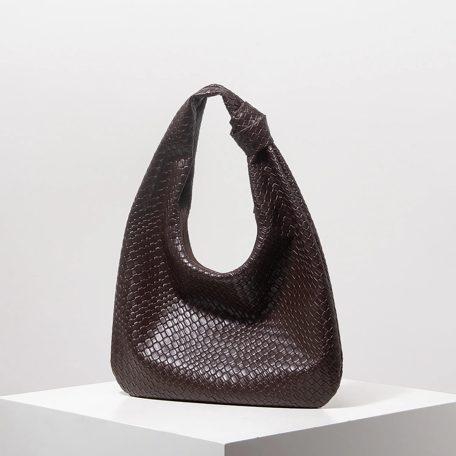 Vintage-Umhängetasche aus Kunstleder, Damenhandtasche, geräumige Tragetasche, Halbmond-Tasche, Tasche mit Reißverschluss, Alltagstasche für den Arbeitsweg (Muster zufällig). – Detail 22