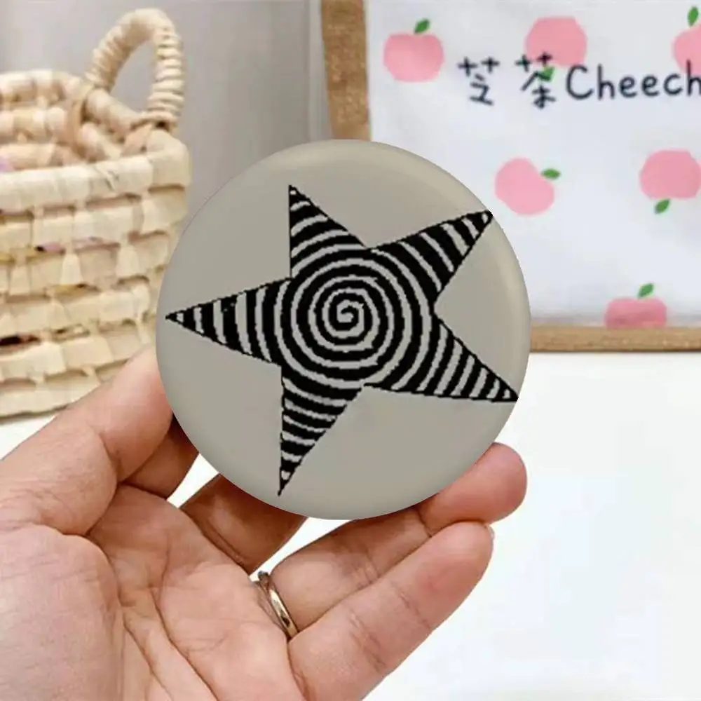 Yoshitomo-Nara-Y2K شارات جمالية صفيح لينة زر دبوس بروش شارة معدنية مخصصة مجوهرات اكسسوارات قبعة حقيبة التلبيب