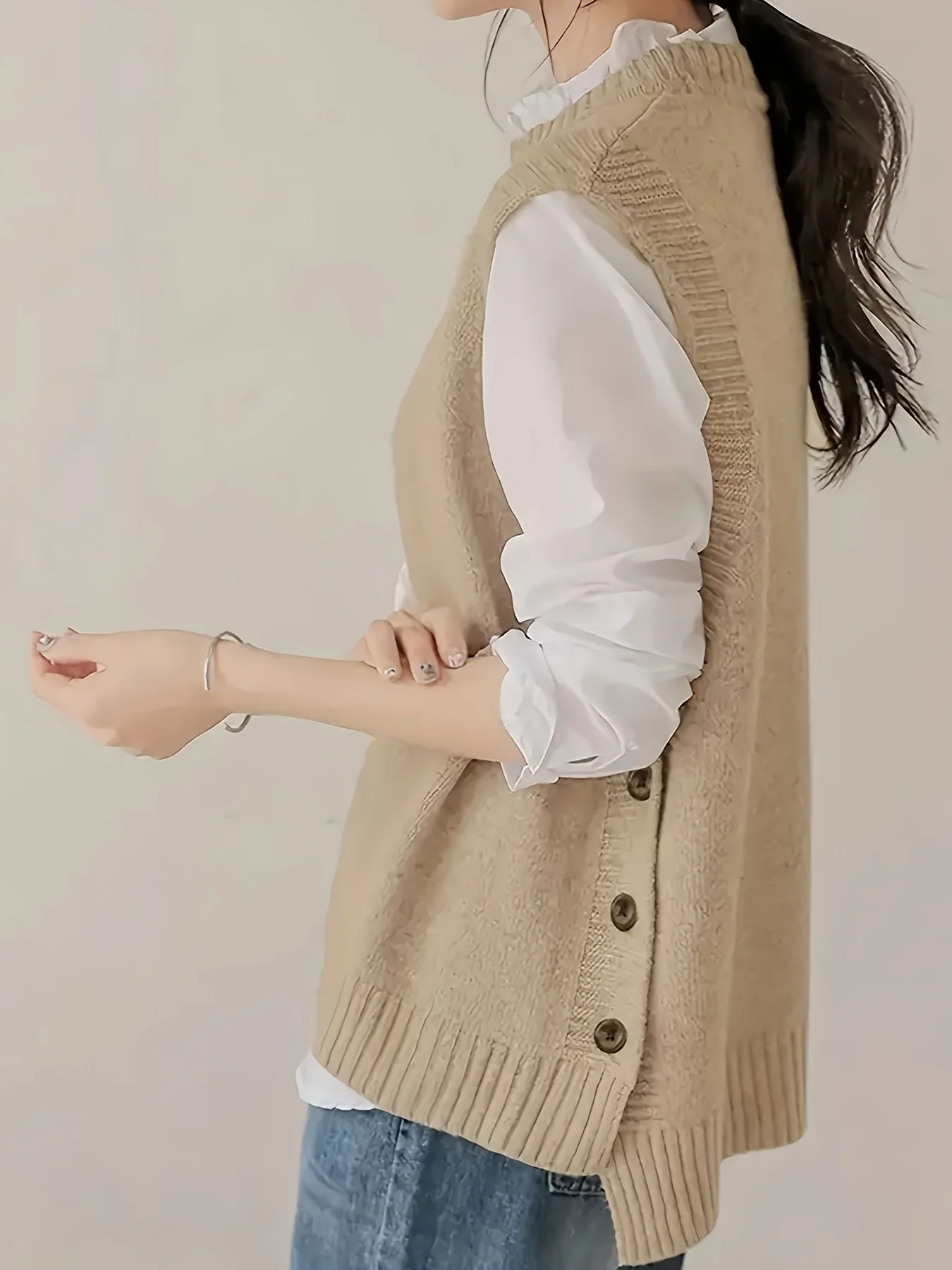 Apricot color