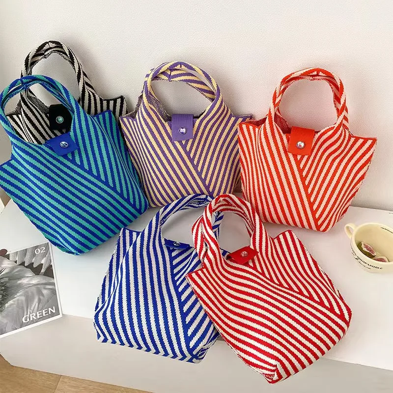 High value sweet wind French going out women\'s bag 2024 spring new bucket bag niche design commuter bag