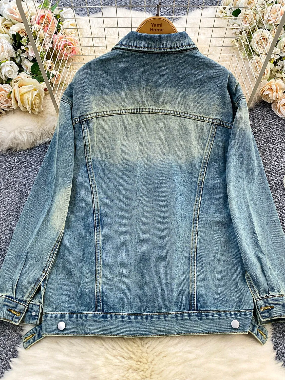 เสื้อแจ็คเก็ตยีนส์สไตล์ฮ่องกงย้อนยุค ดีไซน์หลวมทรงสลิมสำหรับผู้หญิง แฟชั่นฤดูใบไม้ร่วง ดีไซน์ลำลองทรงหลวม