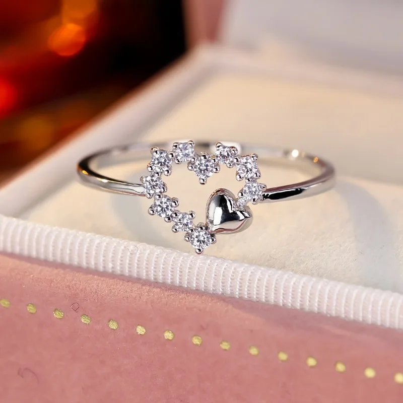 Exquisite Romantic Hollow Heart Shaped Silver Color Ring Inlaid with Synthetic Zircon Women's Wedding Proposal Confession Ring
