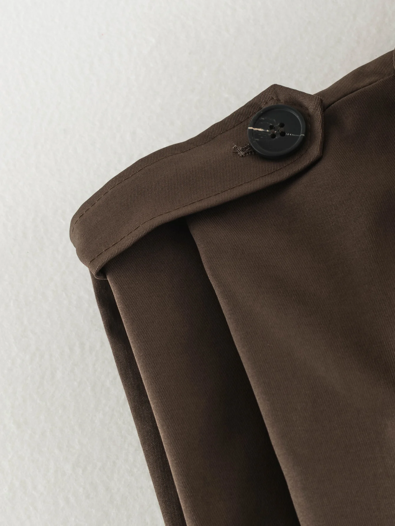 TFMLN Schicke Damenweste mit Stehkragen, doppelreihig, ärmellos, Streetwear-Trenchcoat, neue Herbstmode, plissierte Weste – Detail 12