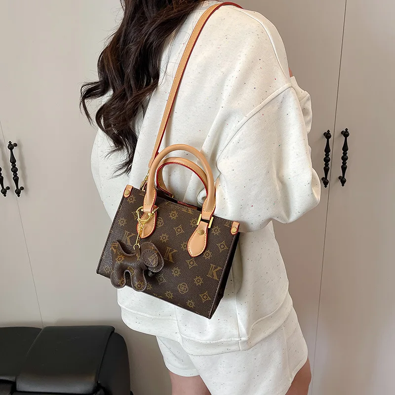 

2025 Women's Vintage Crossbody Bag, Retro Genuine Leather Multi-way Shoulder Purse, Quilted Large Capacity Tote for Work