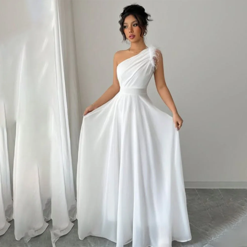 

Высокое качество по индивидуальному заказу длиной до пола на одно плечо с перьями и складками для свадебной вечеринки Vestidos Elegantes Para Mujer Para Una Boda