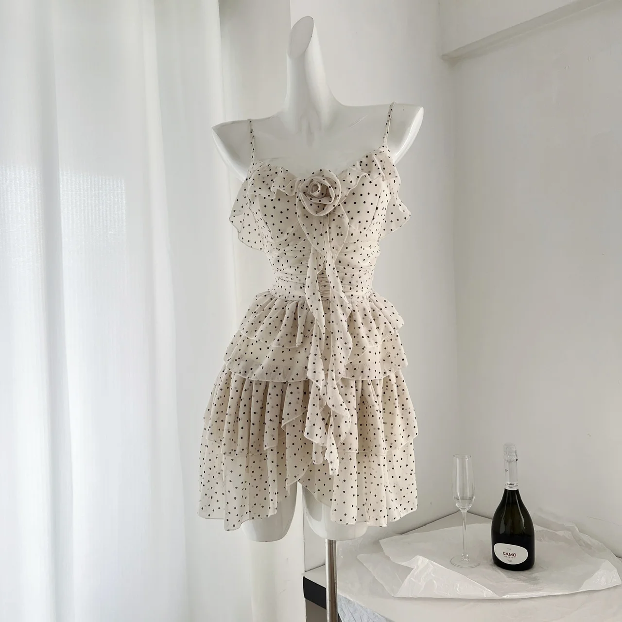 

Summer Spaghetti Strap Mini Dress Ruffles Women Evening Party Polka Dot Frocks French Retro Fashion Old Money Chiffon One-Piece