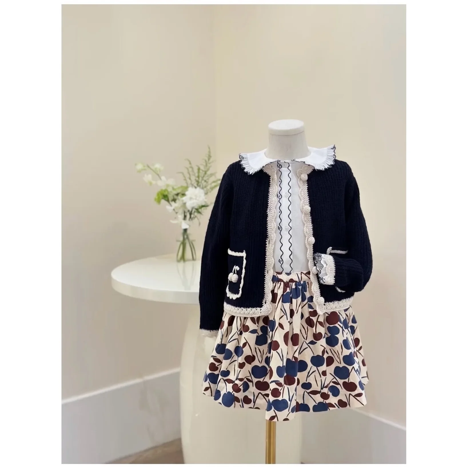 Mother & Kids Fall Winter 2026 New Cherry Print Long Sleeve Dress Cotton Thickened Black Girls Cardigan Sweater Cotton White