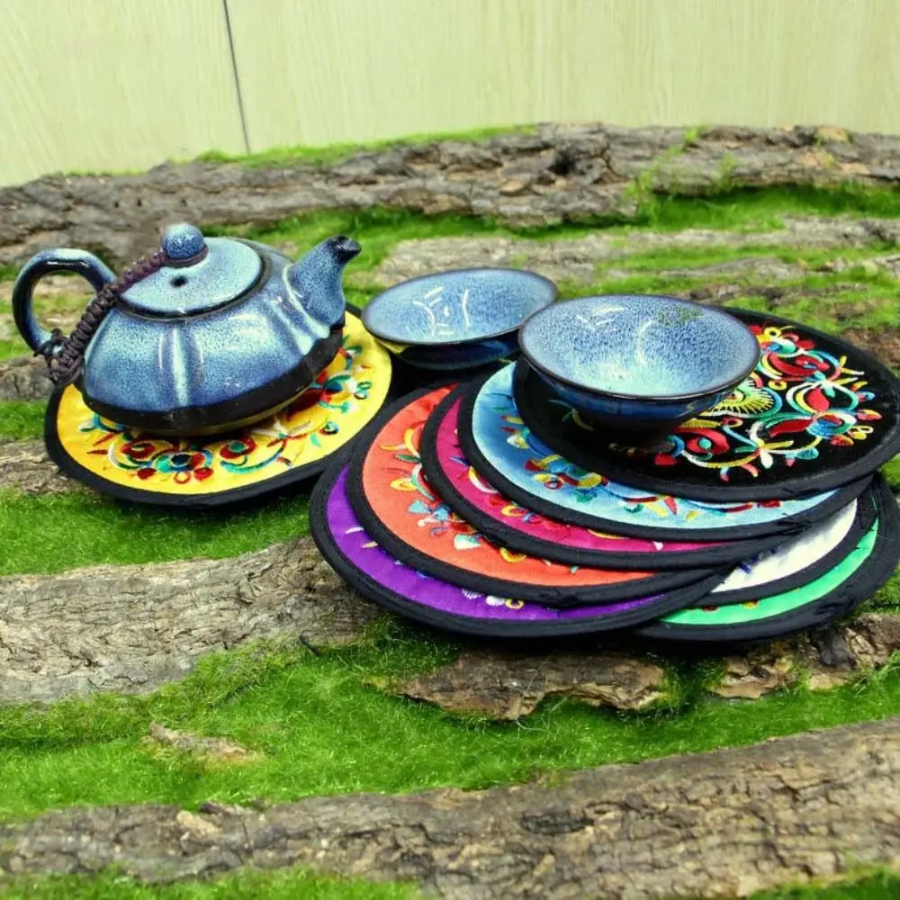 

Fabric Cloth Chinese Embroidery Insulation Pad Vintage Round Coaster Insulation Anti-Stain Teacup Placemats Table