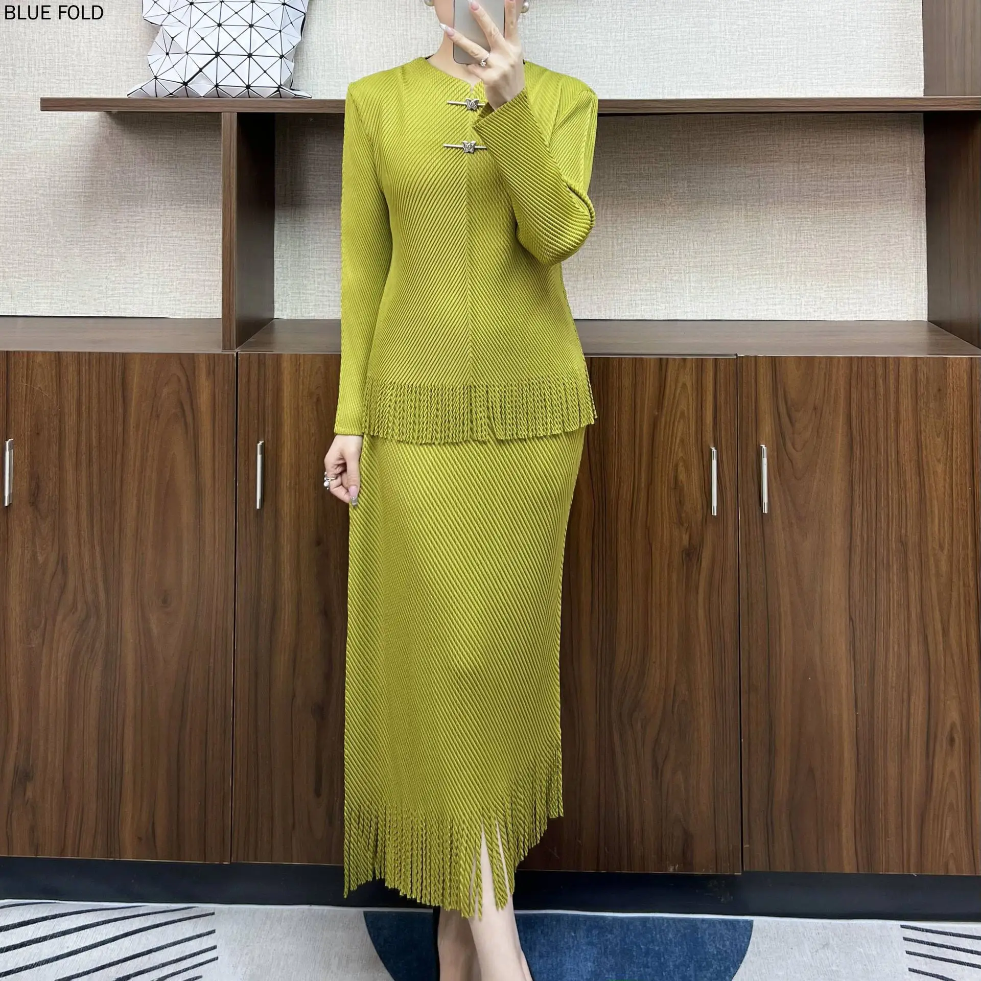 MIYAKE PLEATS New Style Simple Temperament Long-sleeved Large Size Loose Women's Pleated Two-piece Tassel Skirt Suit Two Piece