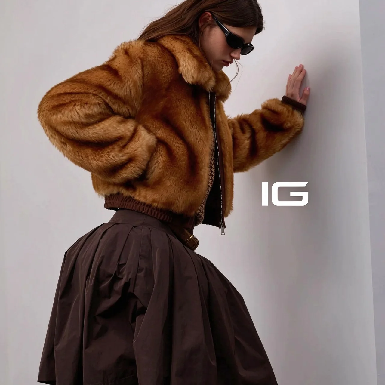 IG Women Fur Full-Zip Cropped Bomber Jacket, Ribbed Hem Long Sleeve Winter Warm Vintage Casual Commuter Outerwear