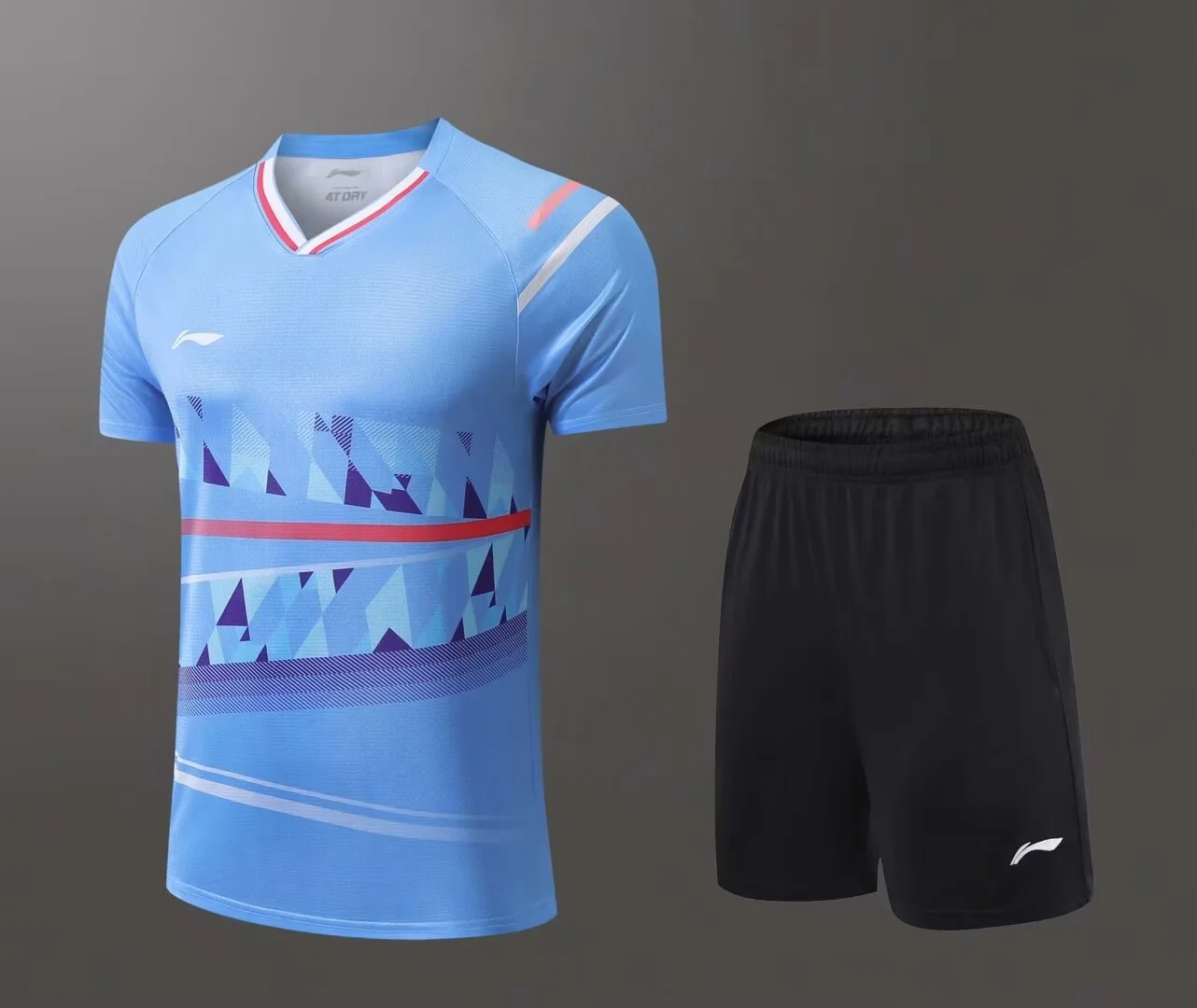 Рисунок 5 - Мужские и женские футболки и шорты