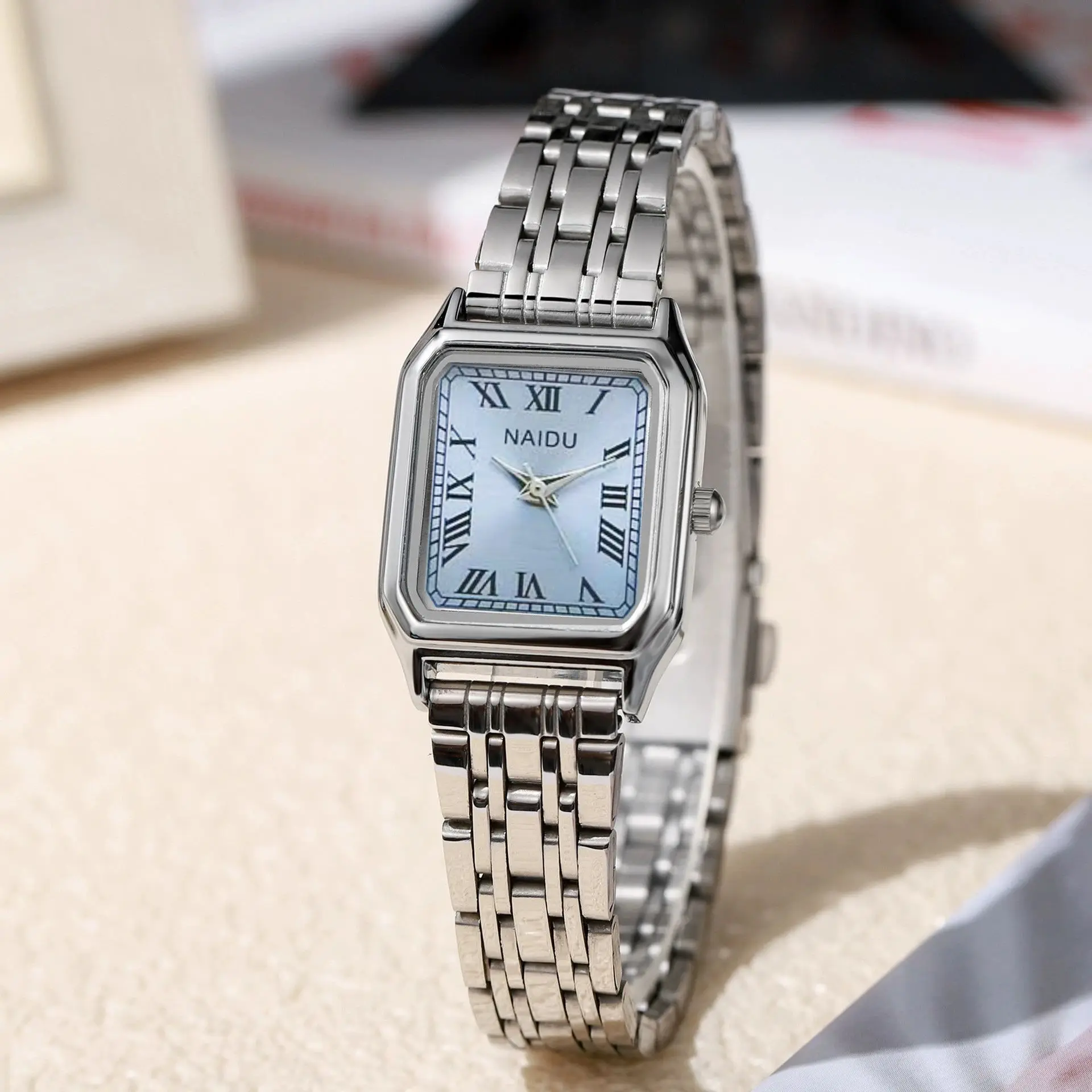 

Classic Minimalist Unisex High-End Quartz Watch - Square Steel Strip, Roman Numeral, Business & Fashion Style