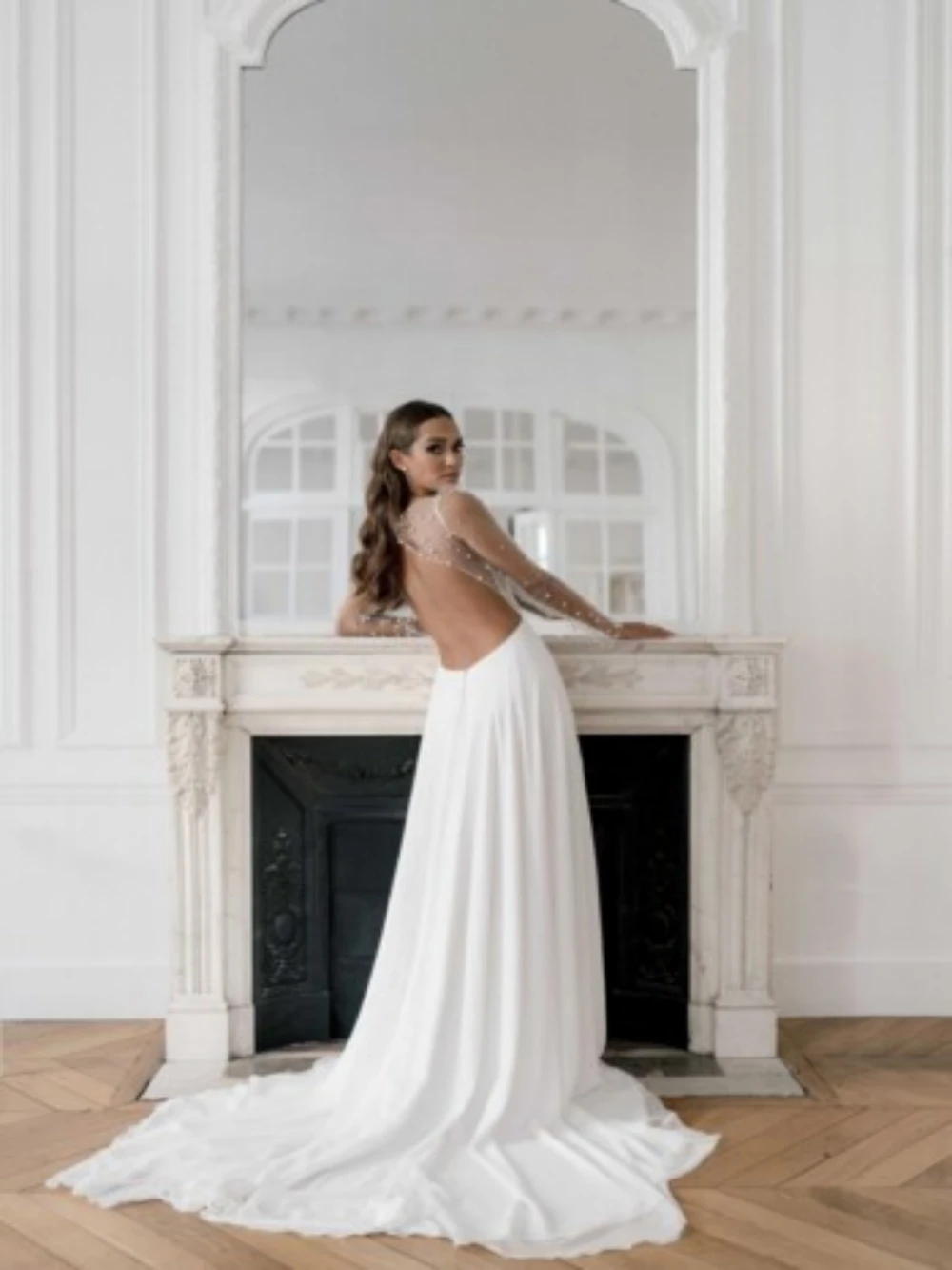 Sexy Deep V-neck Backless Wedding Dress Classic Pearls Dress For Bride Elegant A-line Long Bridal Gown Robe De Mariée