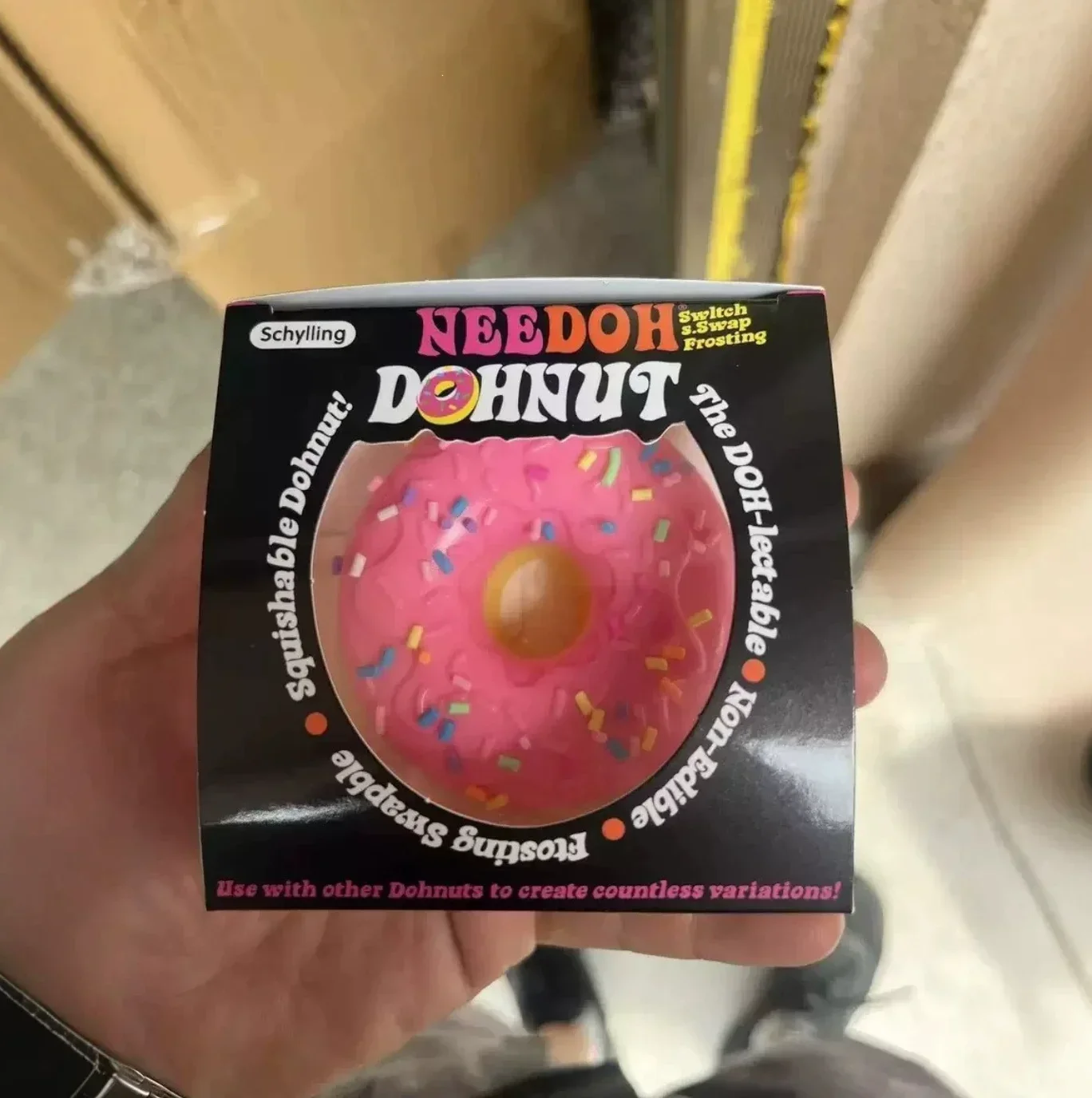 Needoh Dippin Dazzler Ei-Donut Stressabbau-Squishy-Würfel – Anti-Angst-Quetschspielzeug für Konzentration, ADHS-Unterstützung, Geschenke für Menschen mit besonderen Bedürfnissen. – Detail 3