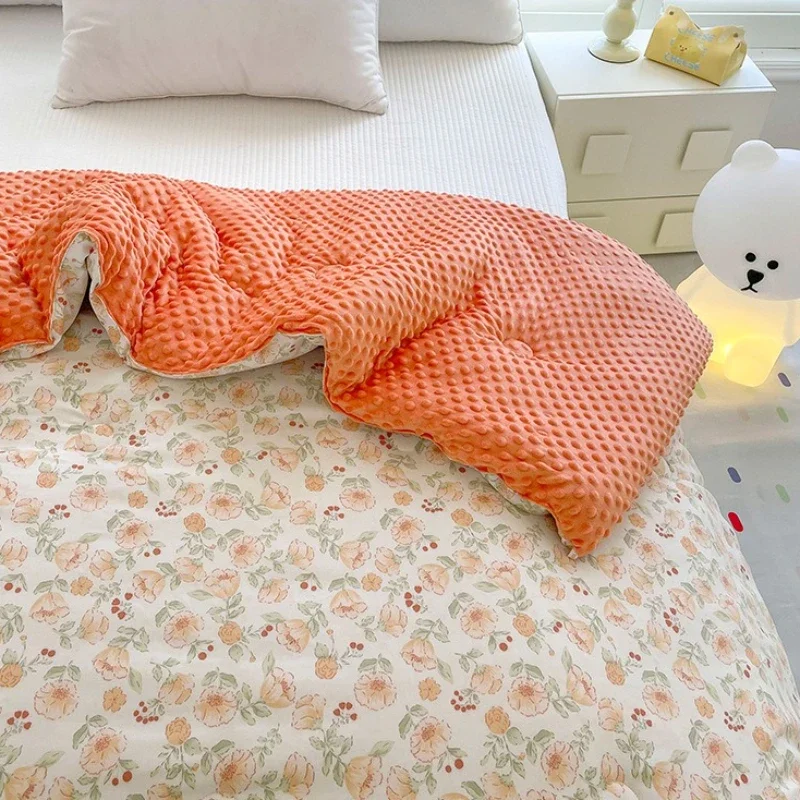 Winter Soft Comfortable Skin Friendly Quilts High End Printed Warm Cotton Quilts Student Dormitory Quilt Core Home Hotel Duvets