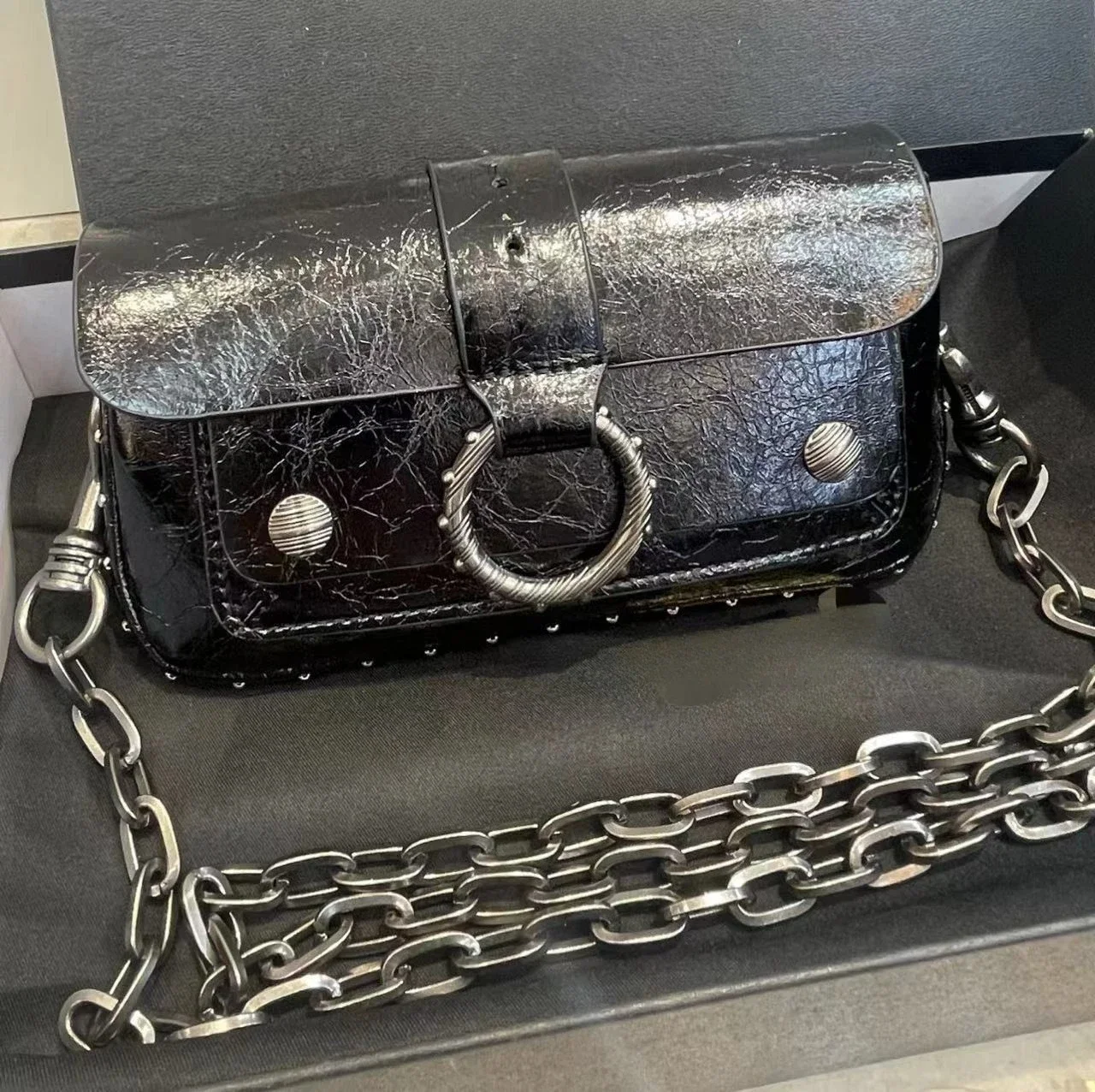 French design classic rivet circle design simple and versatile mini bag, cross-border breast bag