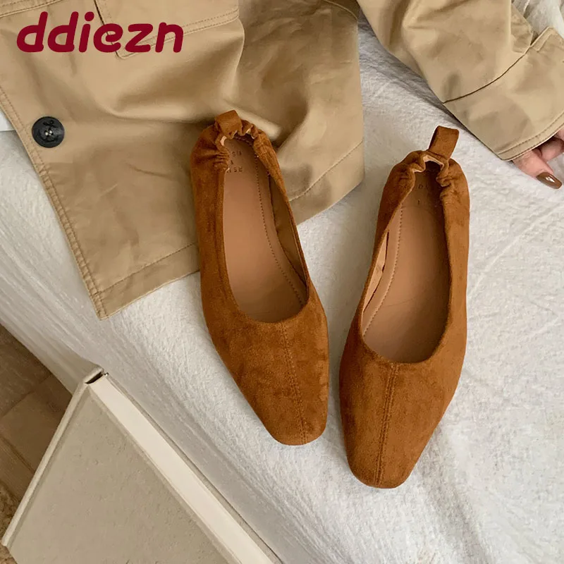 

Роскошные женские туфли без шнуровки с квадратным носком, 2024, мягкая обувь на плоской подошве, модная женская обувь из флока на плоской подошве