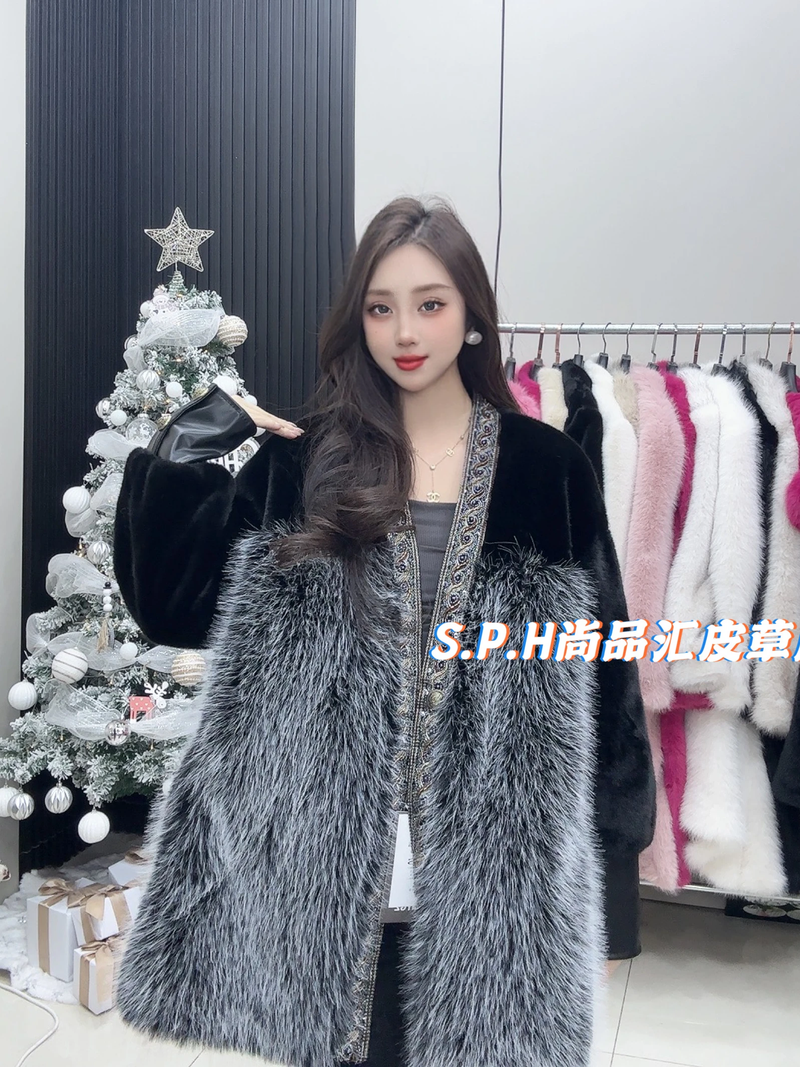 Retro V-neck Long Sleeve Fashion Colorblock Faux Fur Coat Women Winter New Rich Style Light Luxury Thickened Fur Mink Coat