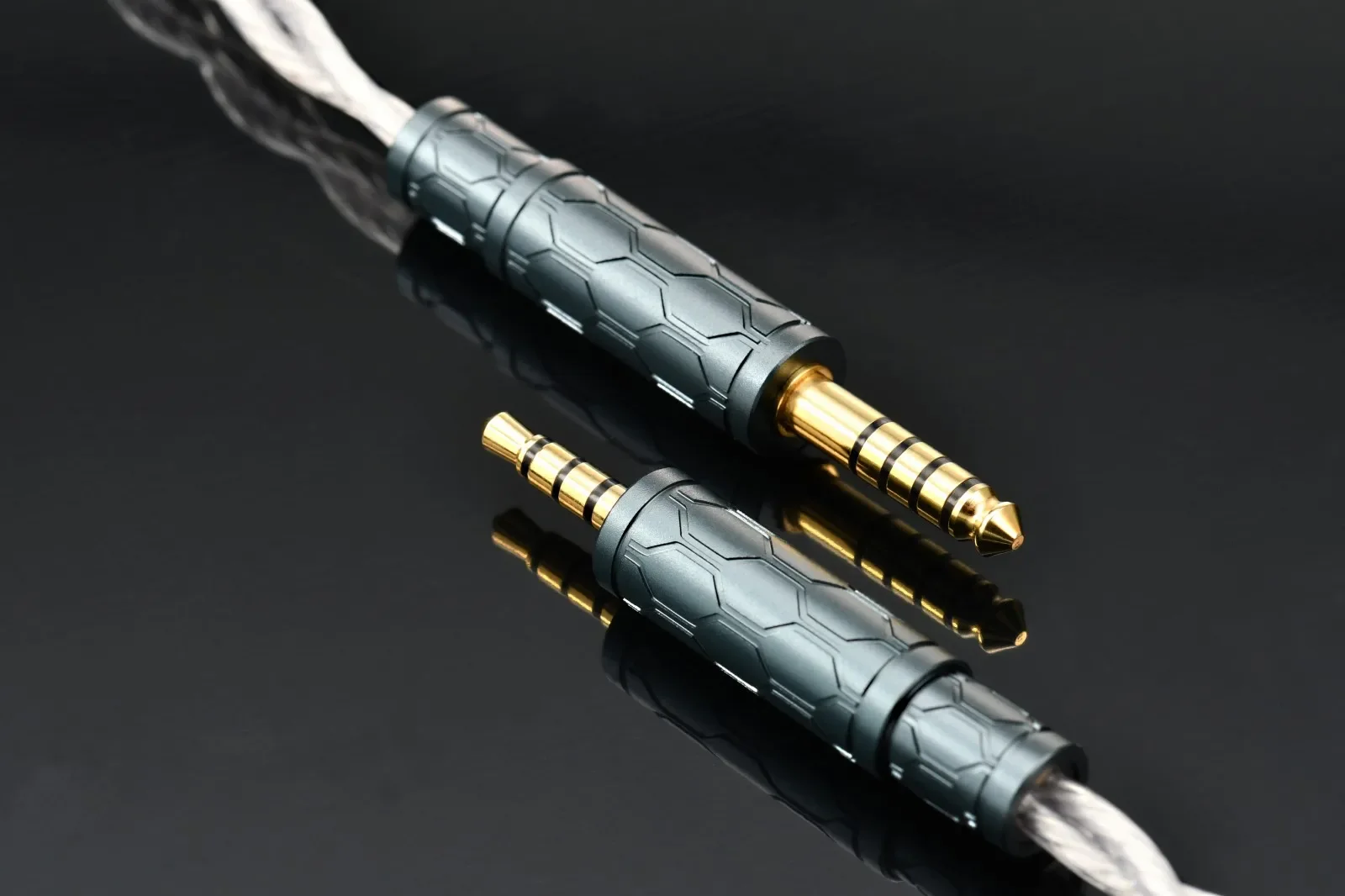 Kinera Gramr PRO Single Crystal Copper Silver Plated IEM Cable High-Transparency Outer Layer with Interchangeable Plug Design