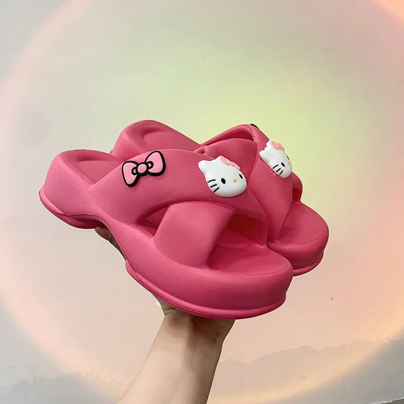 Anime Kawaii Sanrios Hellokittys kapcie dla dziewczynki do domu studenckiego miękkie dno Eva czuje się jak nadepnięcie na gówniane sandały wyślij do